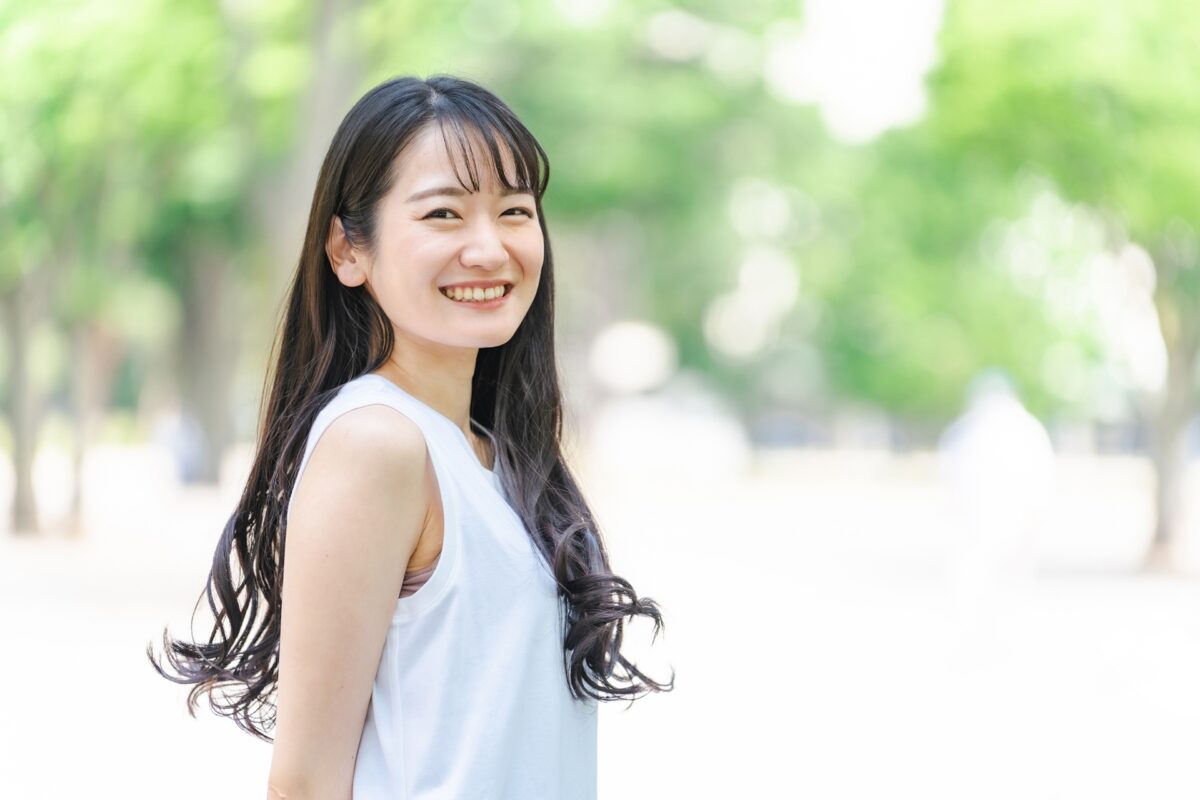 ノースリーブを楽しむための巻き肩対策