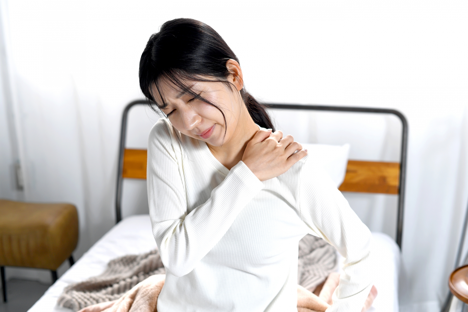 朝だけ首が重い40代へ|年齢より先に見たい生活背景
